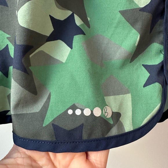 Mini Boden Camo Stars Shorts (Size 15) - Picture 3 of 5